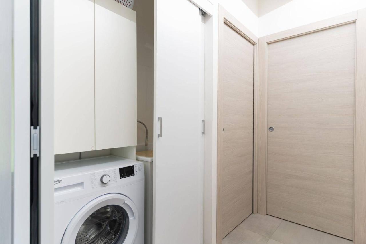 Lovely Modern Apartment Μόντικα Εξωτερικό φωτογραφία
